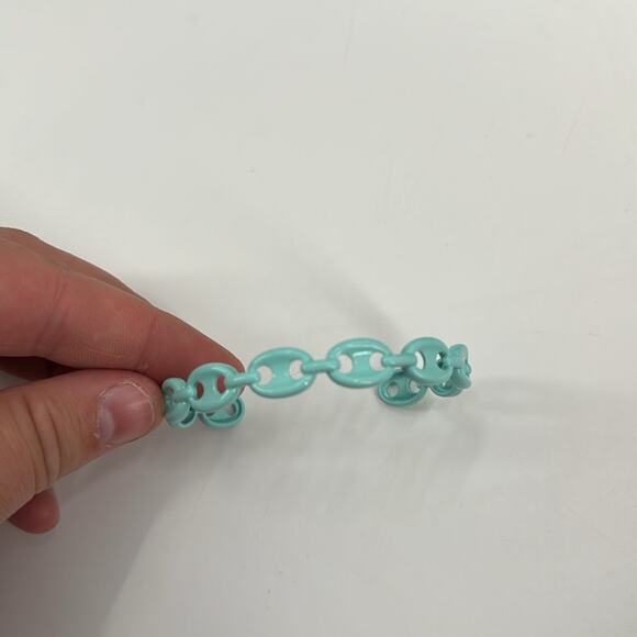 Light blue chain link cuff bracelet - Picture 2 of 4